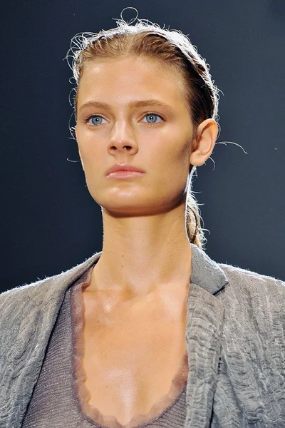 Look 25